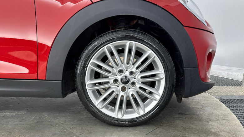 MINI Hatchback 1.5 Cooper 5dr Petrol Hatchback